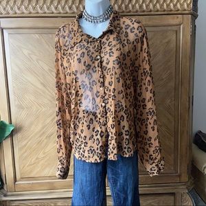 L.e.i. Cheetah print sheer button down blouse